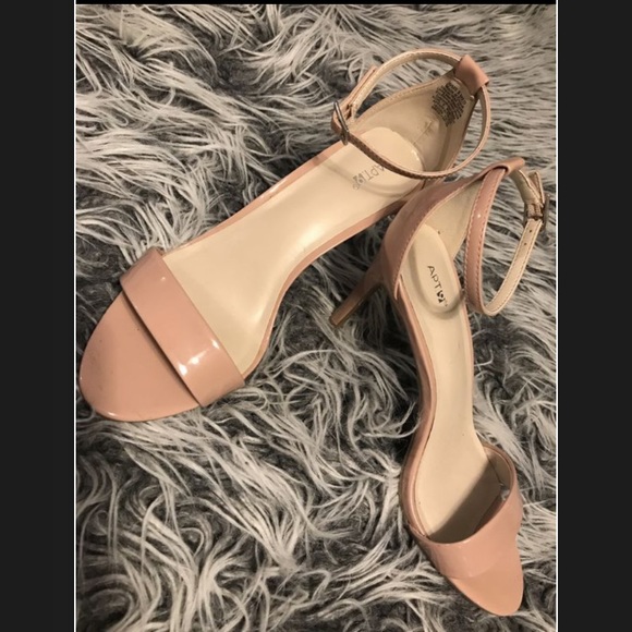 Rosenude apt.9 size 8 1/2 - Picture 6 of 6